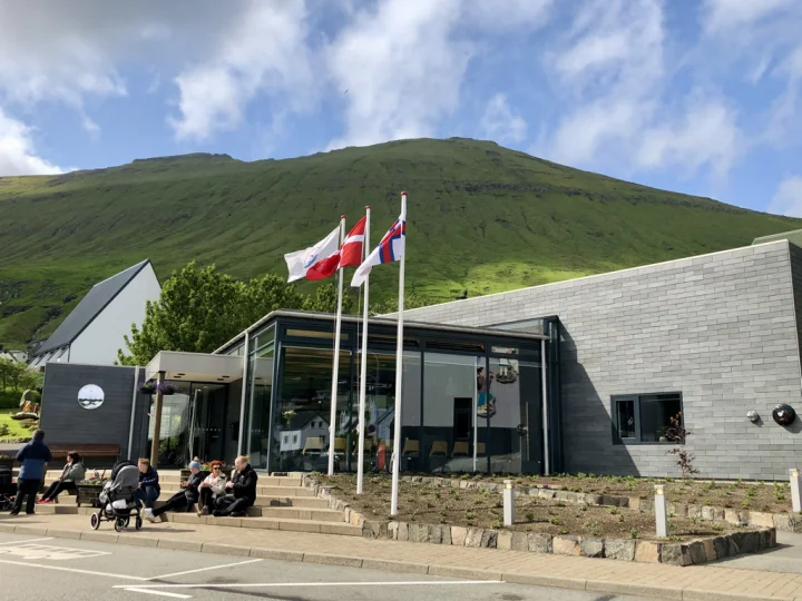 Fuglafjørður municipality & town hall