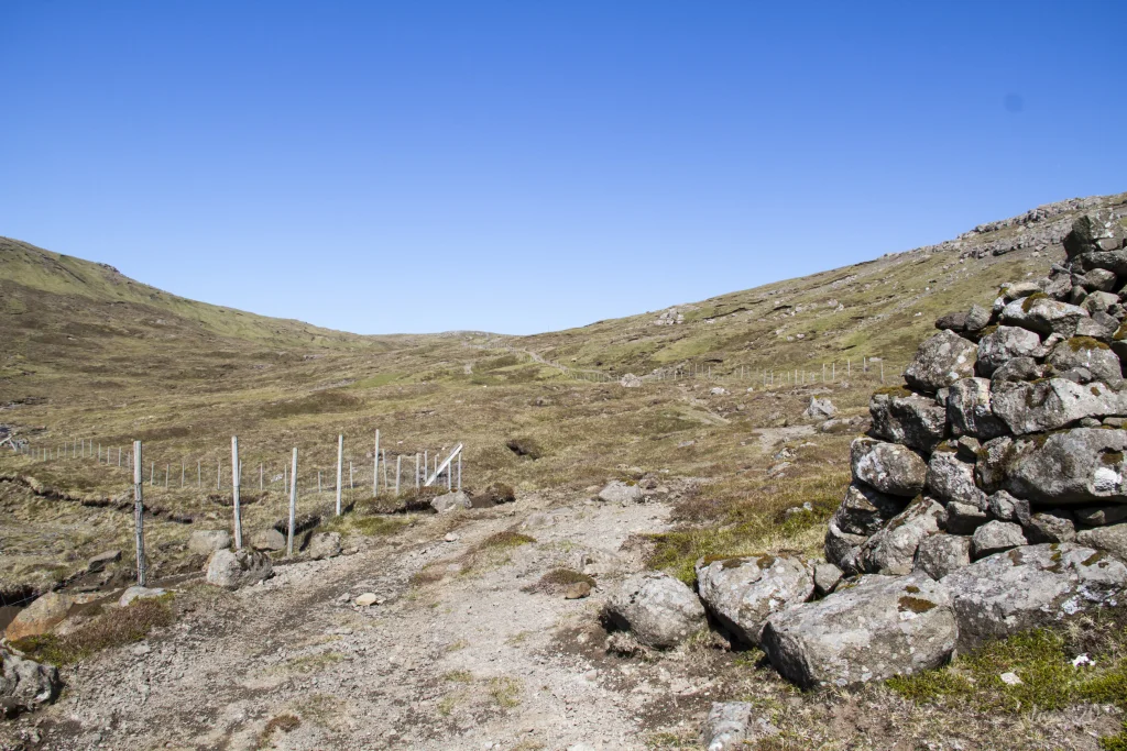 s-rv-gur-sl-ttanes-starting-point-firs-cairn-jpg